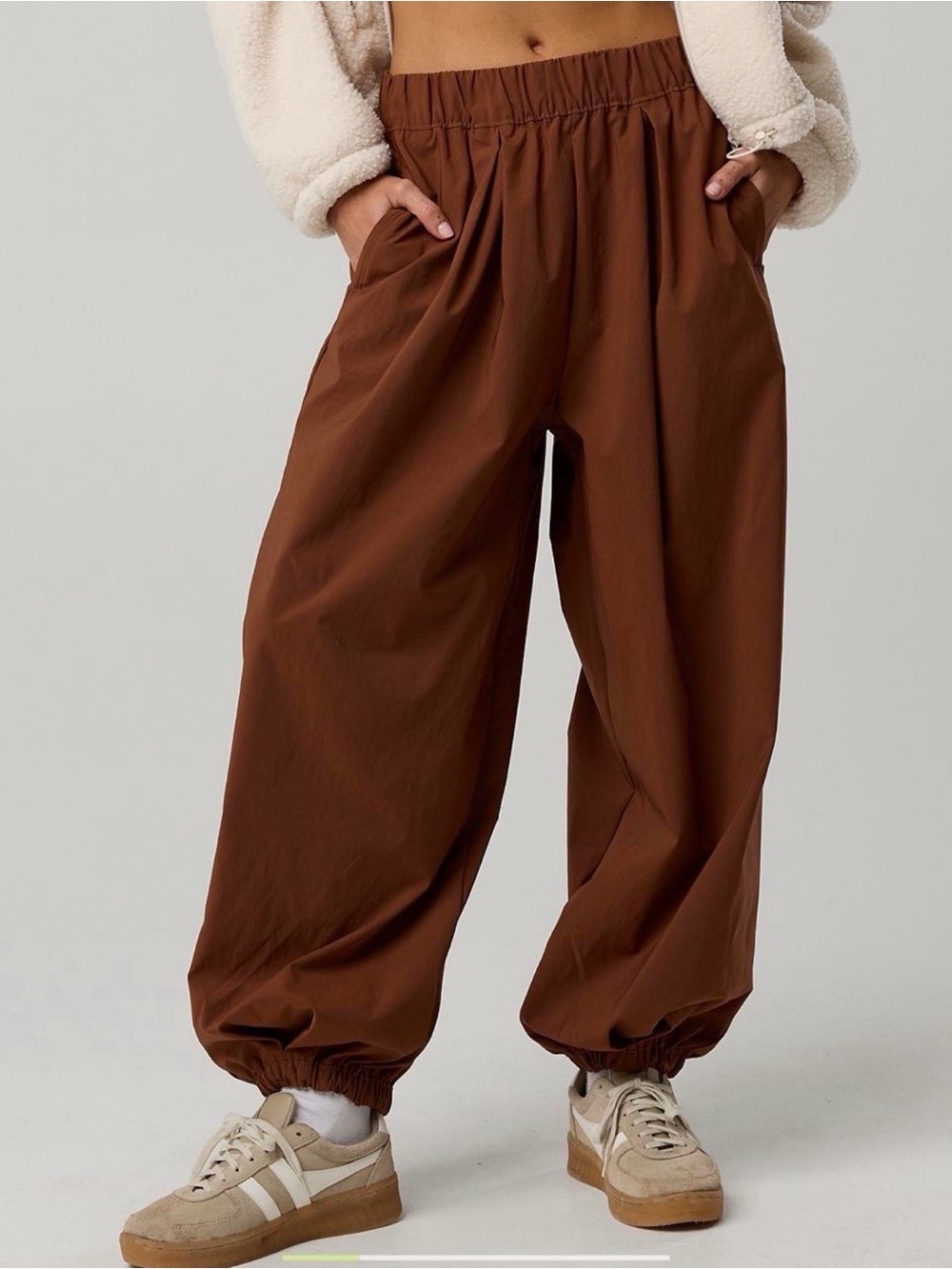 Relaxed Elastic-Waist Brown Jogger Pants